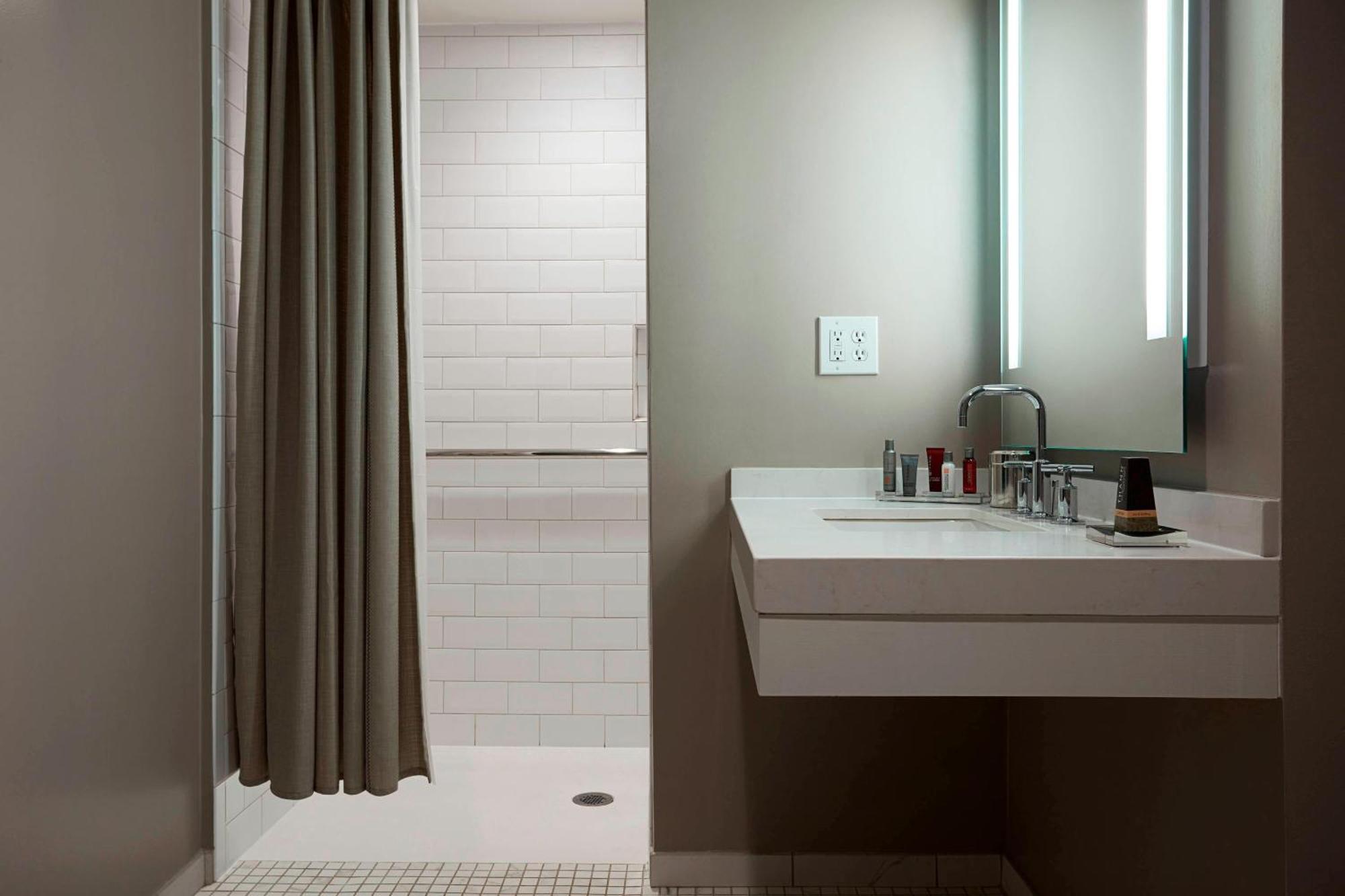 College Park Marriott Hotel & Conference Center Bagian luar foto
