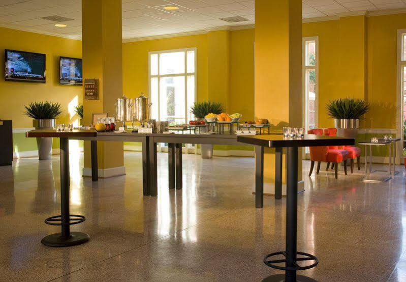 College Park Marriott Hotel & Conference Center Bagian luar foto